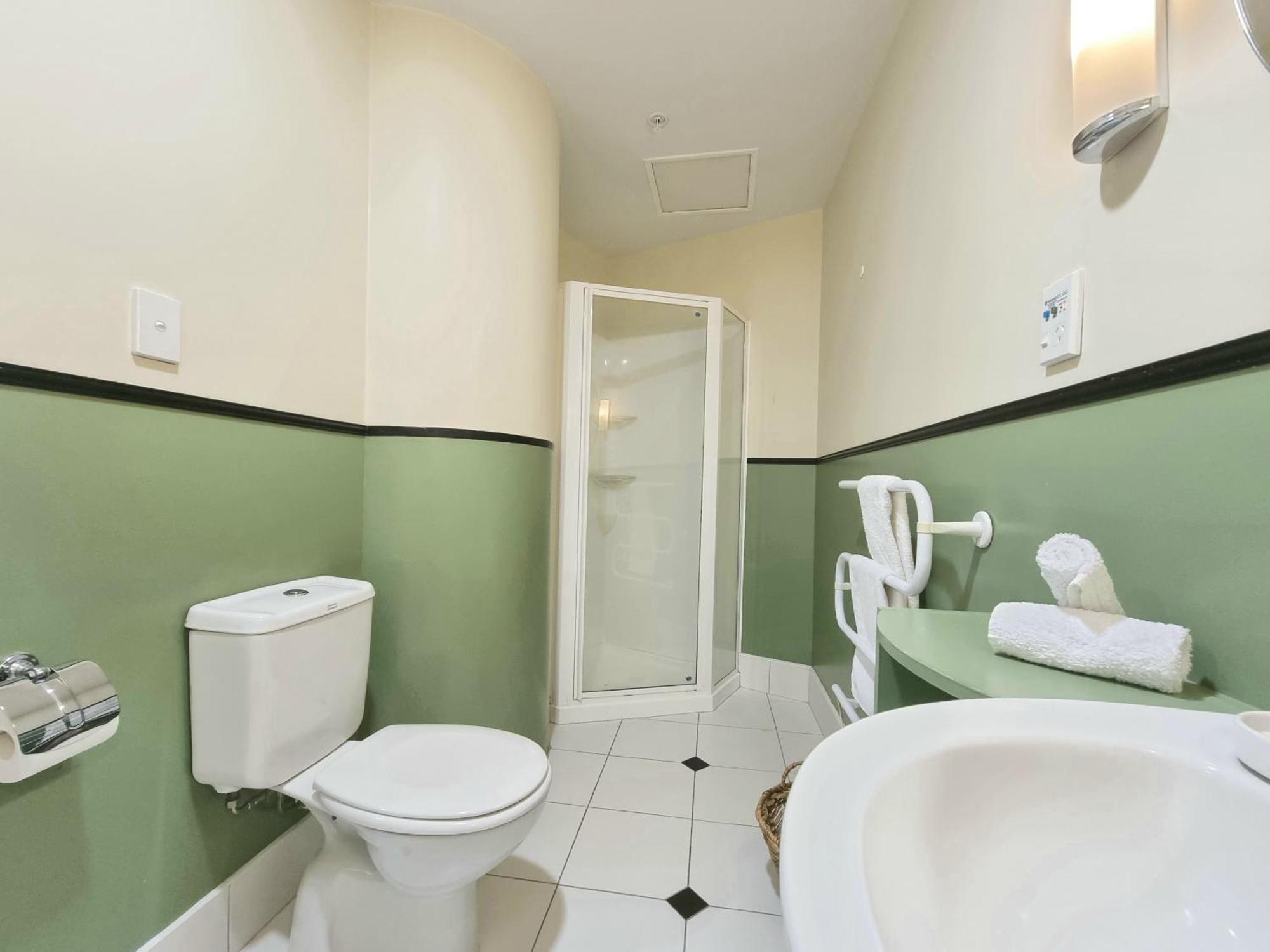 אוקלנד Urban Deco Apartment On Queen Street חדר תמונה