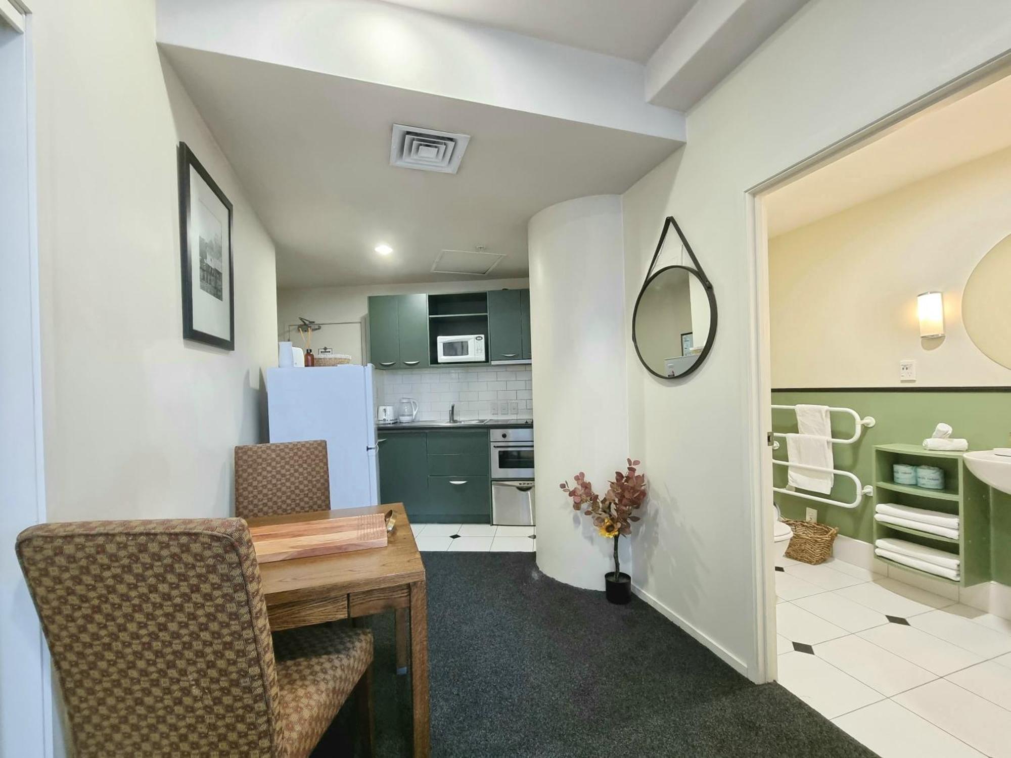 אוקלנד Urban Deco Apartment On Queen Street חדר תמונה