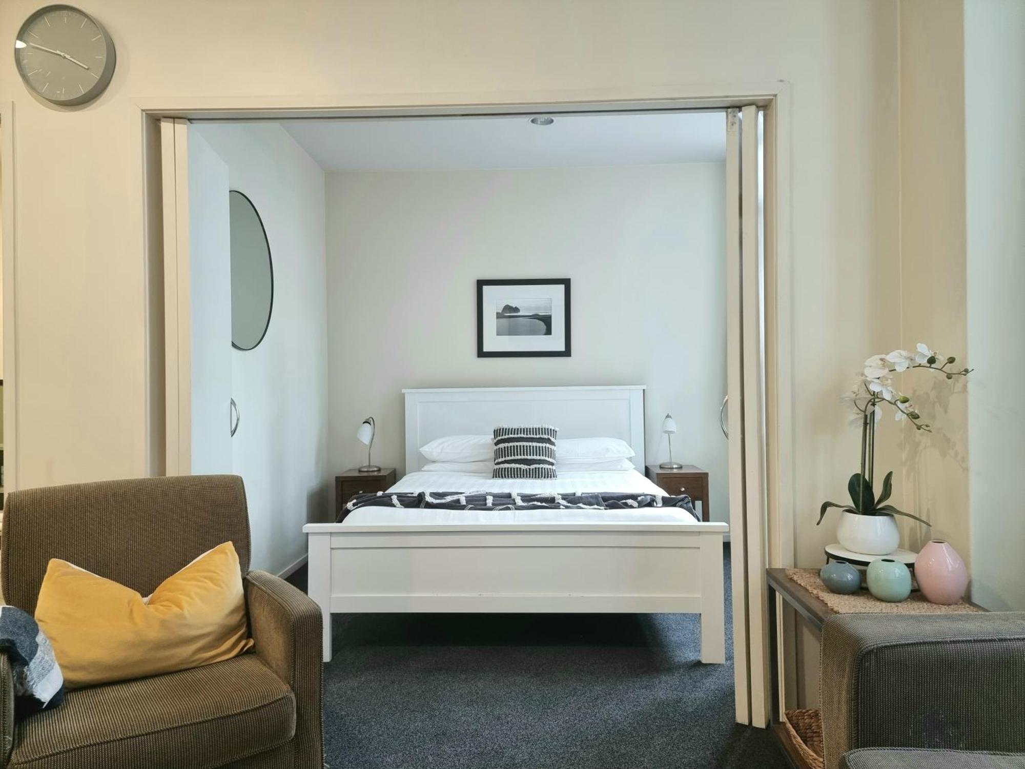 אוקלנד Urban Deco Apartment On Queen Street חדר תמונה
