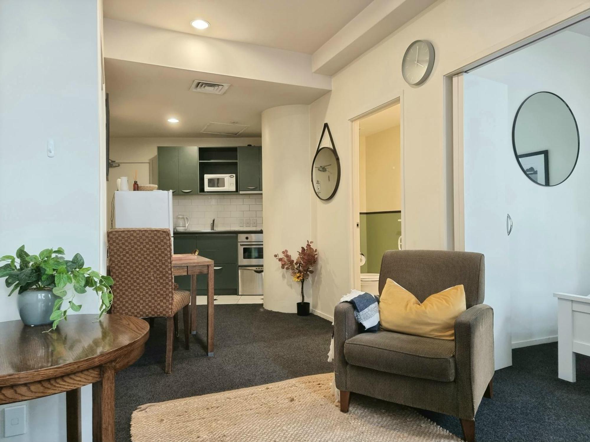אוקלנד Urban Deco Apartment On Queen Street חדר תמונה
