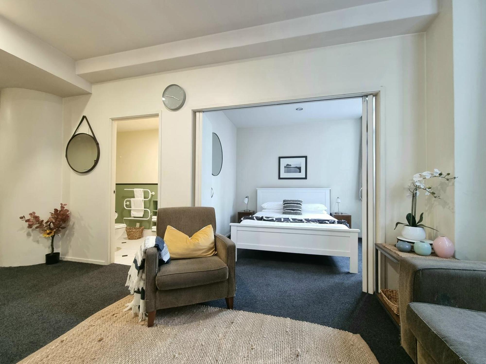 אוקלנד Urban Deco Apartment On Queen Street חדר תמונה