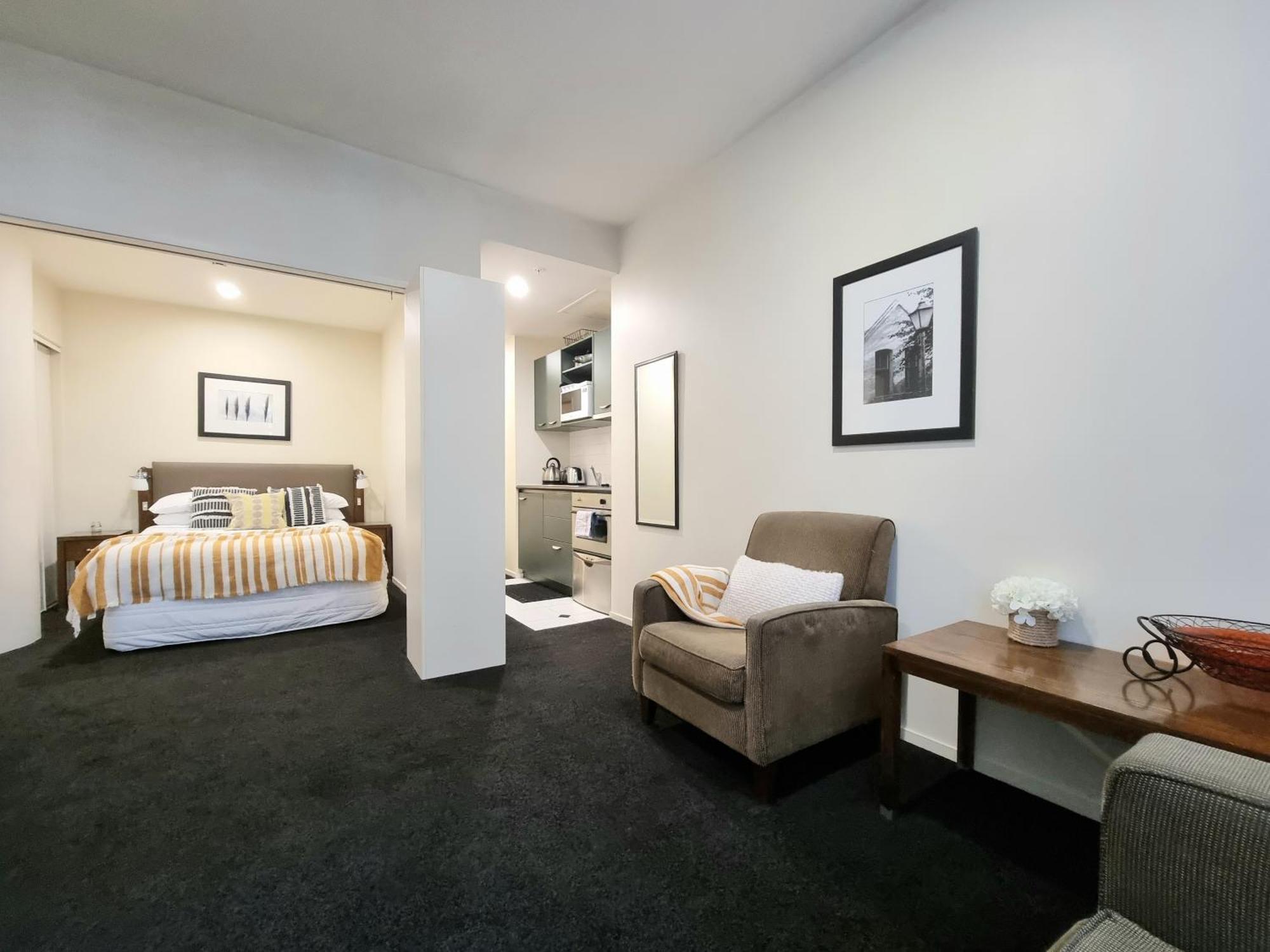 אוקלנד Urban Deco Apartment On Queen Street חדר תמונה